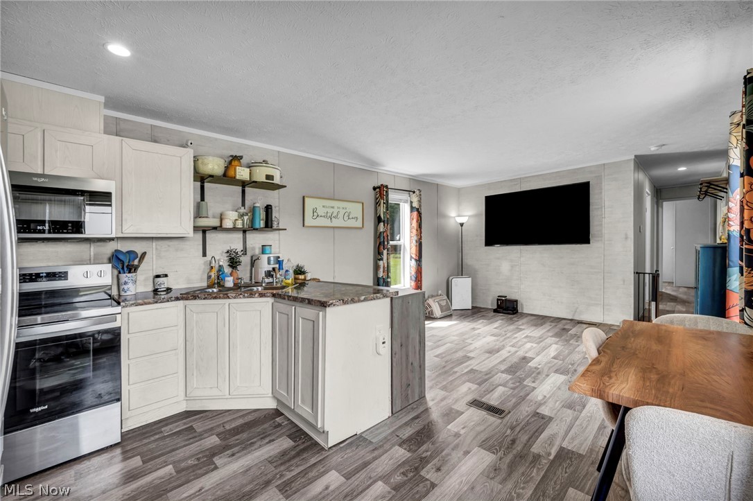 10564 S Duck Creek Road Salem OH 44460