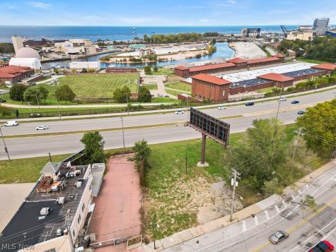 4104 Detroit Avenue Cleveland OH 44113