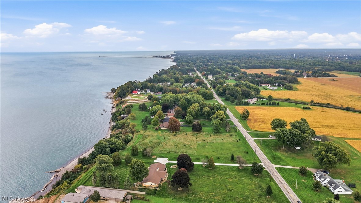 1256 Lake Road Conneaut OH 44030