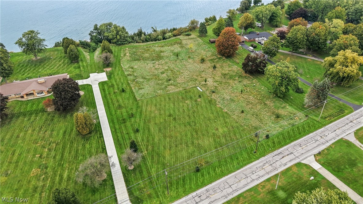 1256 Lake Road Conneaut OH 44030