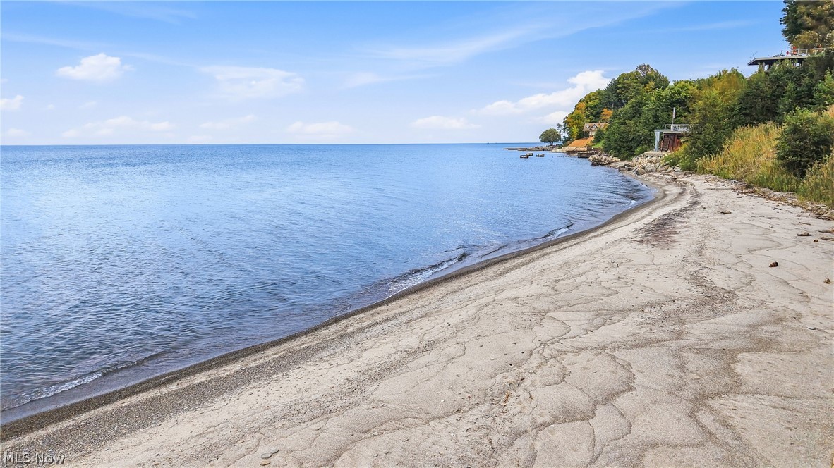 1256 Lake Road Conneaut OH 44030