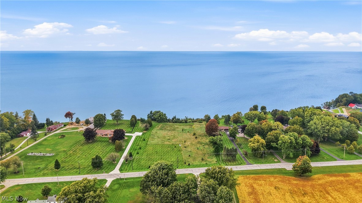 1256 Lake Road Conneaut OH 44030