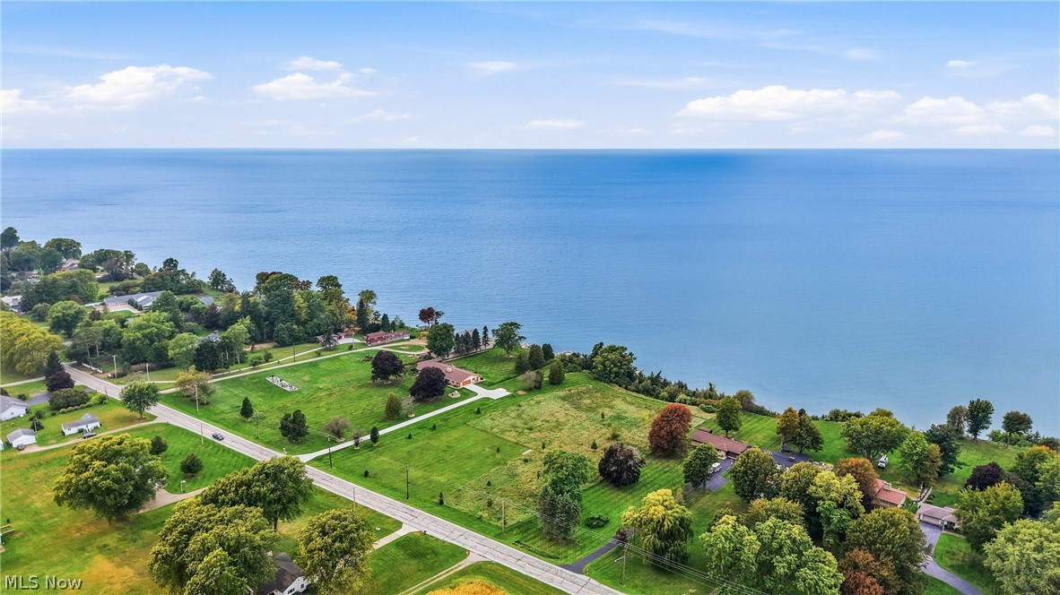 1256 Lake Road Conneaut OH 44030