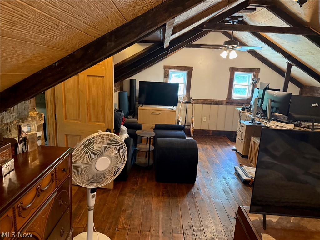 11811 Gaston Road Negley OH 44441