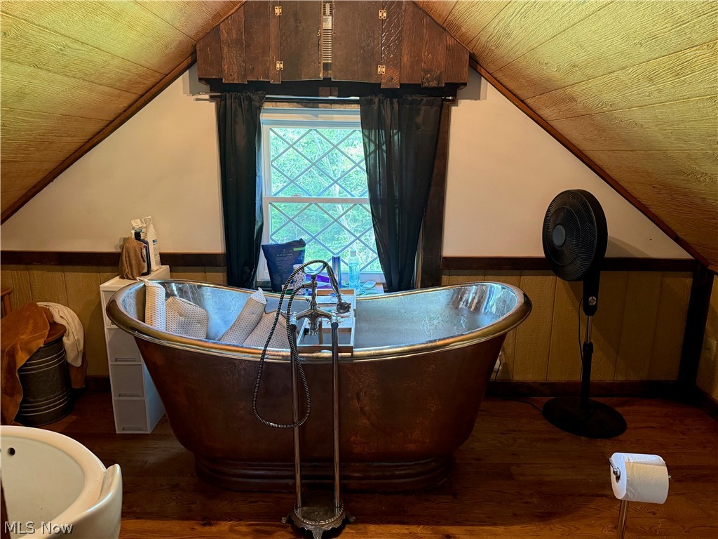 11811 Gaston Road Negley OH 44441