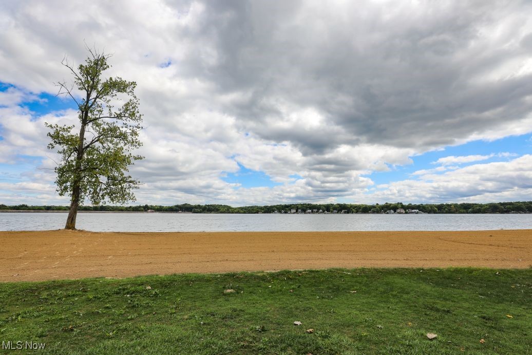 Grandview Road Lake Milton OH 44429
