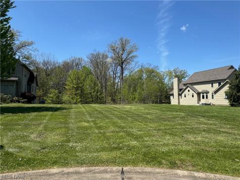 1906 Woodbrook Lane Lyndhurst OH 44122