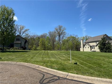 1906 Woodbrook Lane Lyndhurst OH 44122