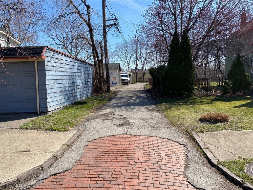 V/l W 16th Street Cleveland OH 44113