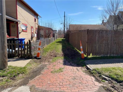 V/l W 16th Street Cleveland OH 44113