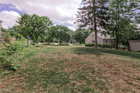 4292 E 163 Street Cleveland OH 44128