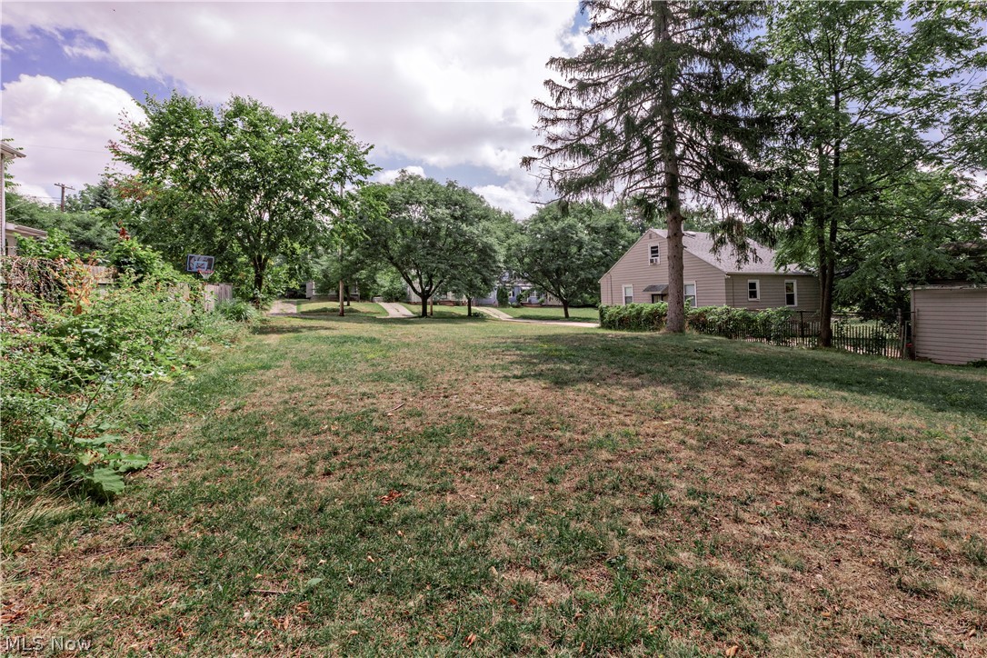 4292 E 163 Street Cleveland OH 44128