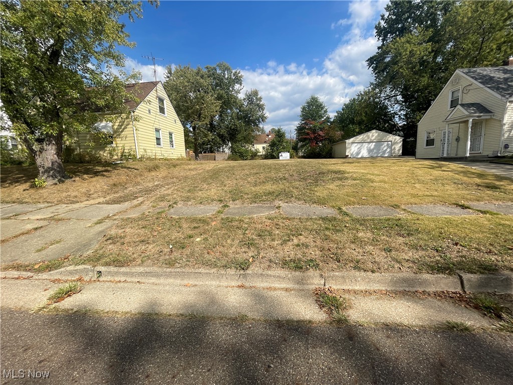 1327 Crestview Avenue Akron OH 44320