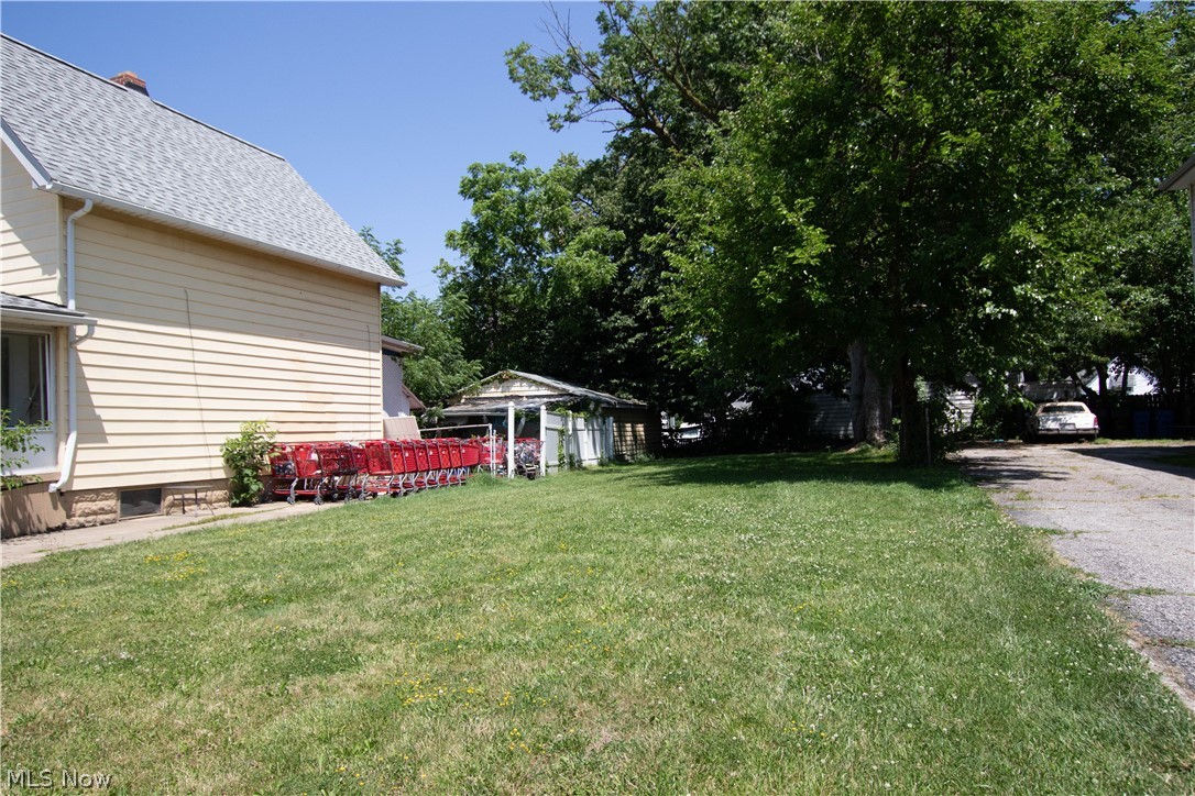 2185 W 105th Street Cleveland OH 44102