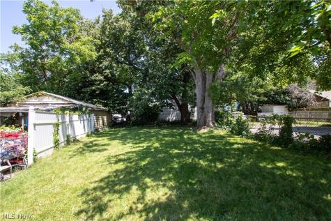 2185 W 105th Street Cleveland OH 44102