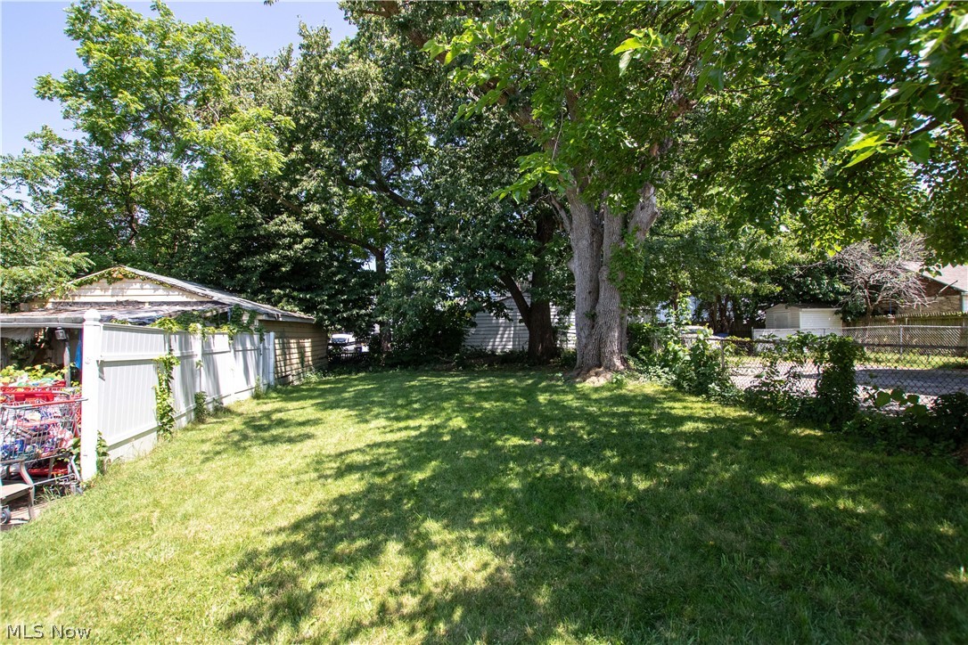 2185 W 105th Street Cleveland OH 44102