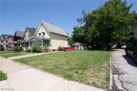 2185 W 105th Street Cleveland OH 44102