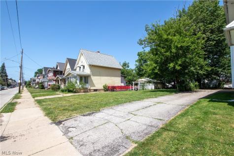2185 W 105th Street Cleveland OH 44102