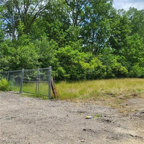7475 S Dewey Road Amherst OH 44001