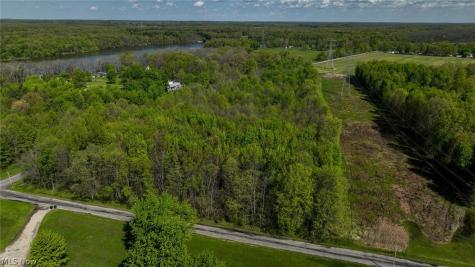 Oyster Road North Benton OH 44449