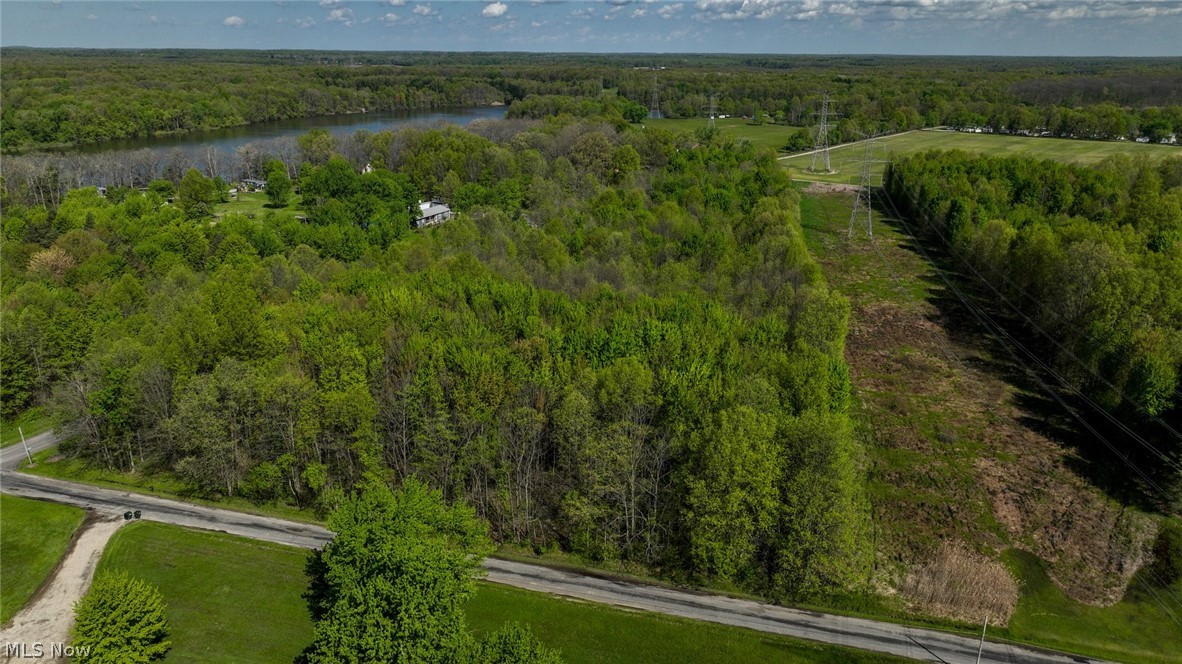 Oyster Road North Benton OH 44449