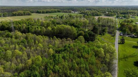 Oyster Road North Benton OH 44449