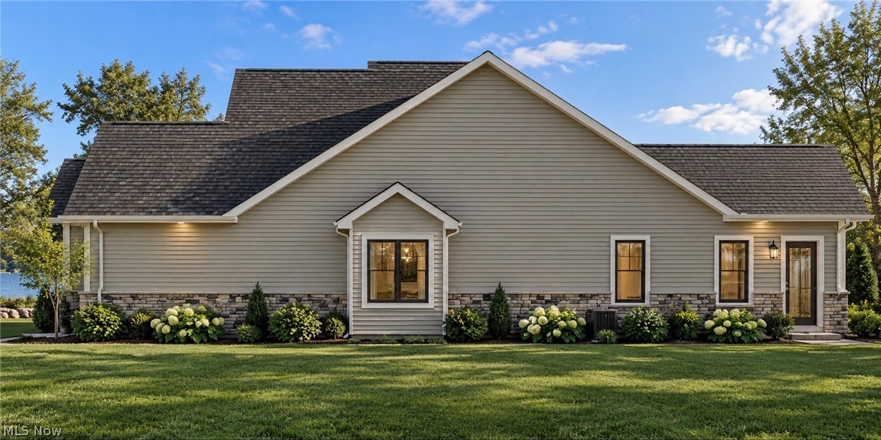 2187 Vuila Way Westlake OH 44145
