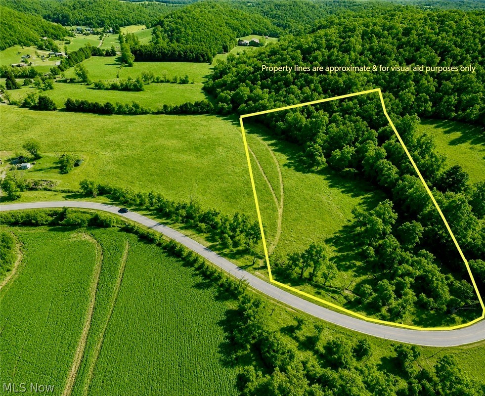 Latto Road SE Uhrichsville OH 44683