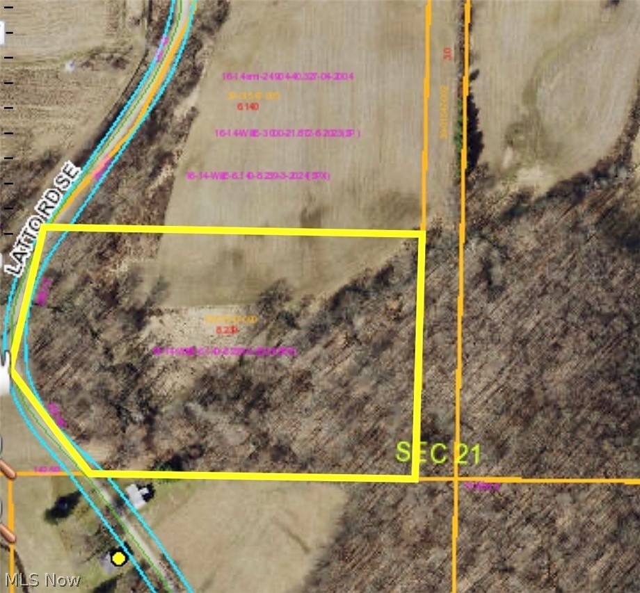 Latto Road SE Uhrichsville OH 44683