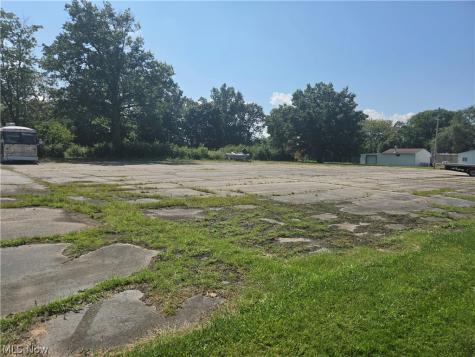 1122 F Street Lorain OH 44052