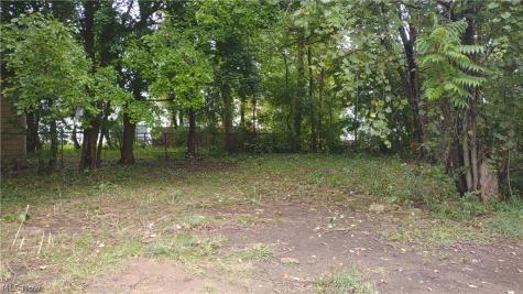 605 East Avenue W Akron OH 44320