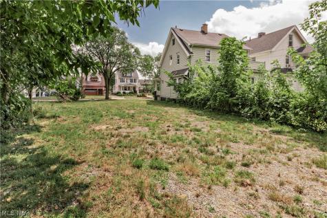 3332 E 121st Street Cleveland OH 44120