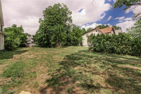 3332 E 121st Street Cleveland OH 44120