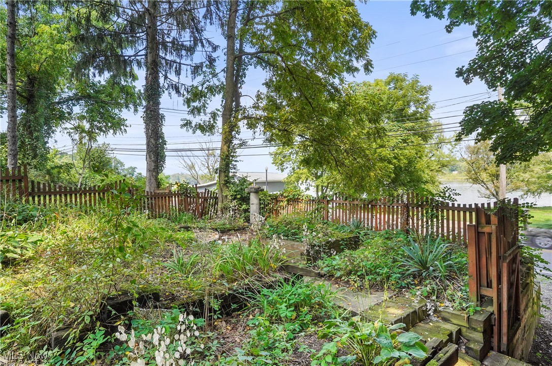 796 Portage Lakes Drive Akron OH 44319