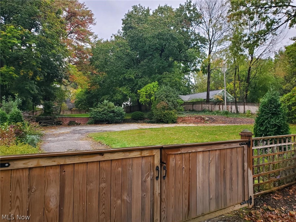 564 Merriman Road Akron OH 44303