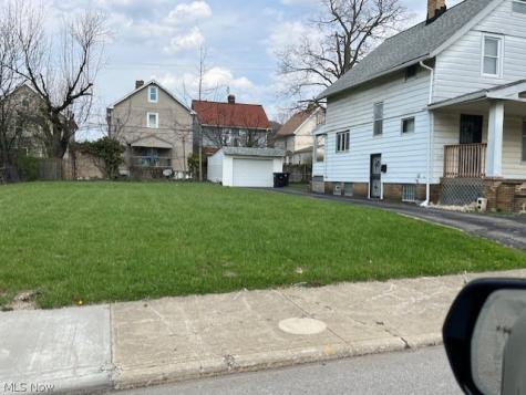 11121 Mount Overlook Avenue Cleveland OH 44104