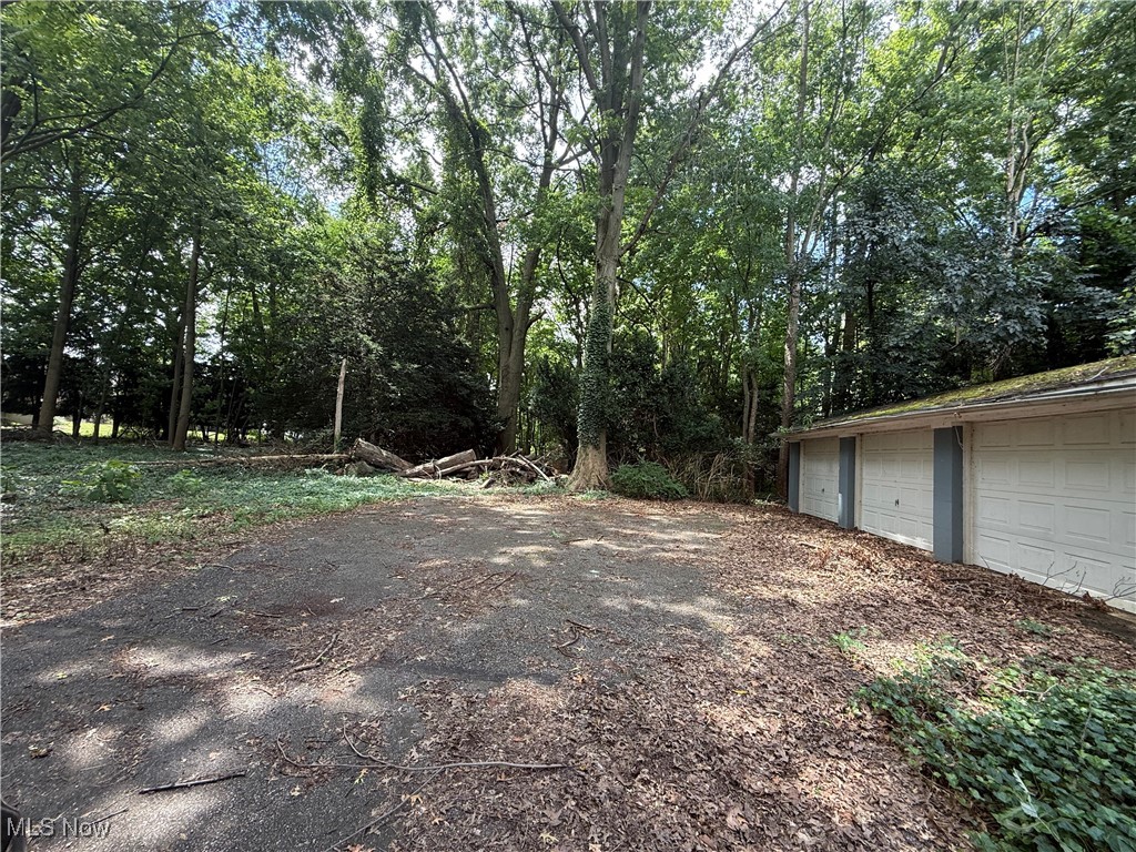 11928 Lake Shore Boulevard Bratenahl OH 44108