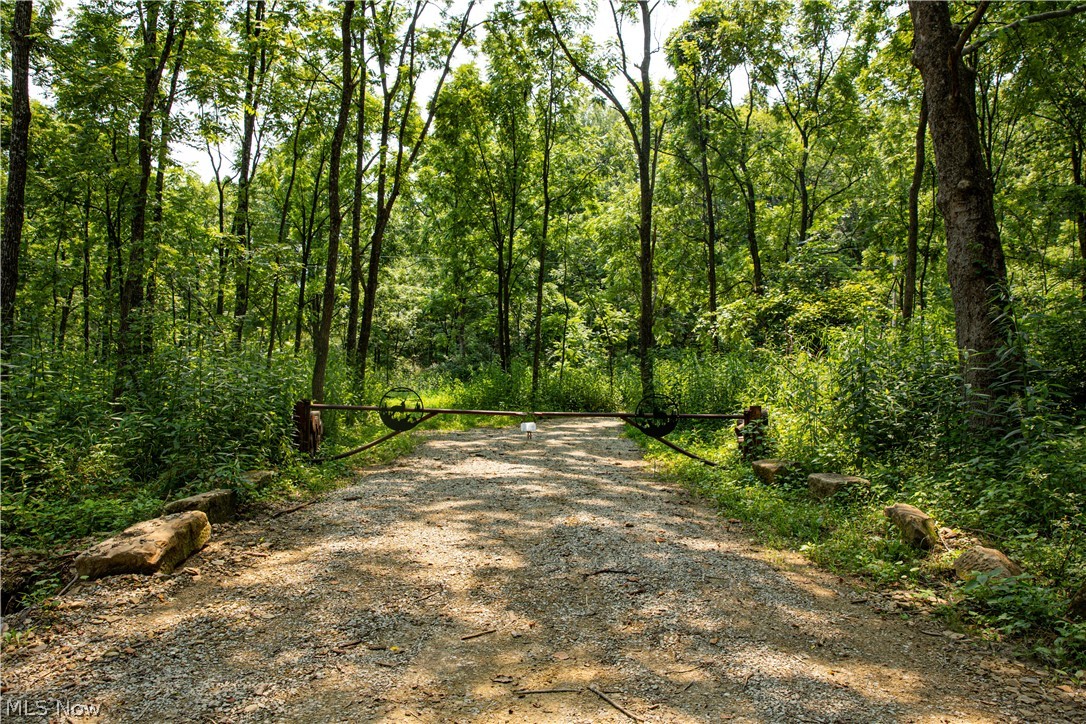 11001 Crawford Lane New Concord OH 43762
