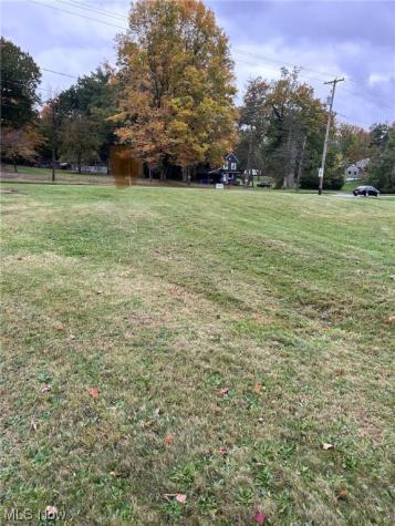 2002 Canfield Road Youngstown OH 44511