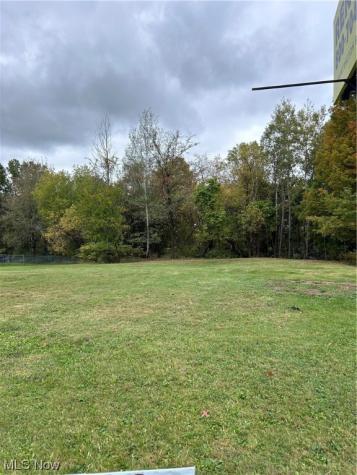 2002 Canfield Road Youngstown OH 44511