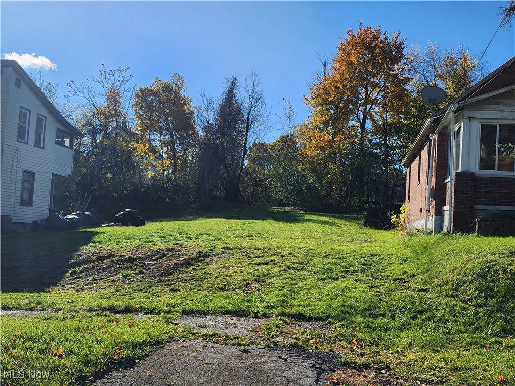 637 Lee Avenue Youngstown OH 44502