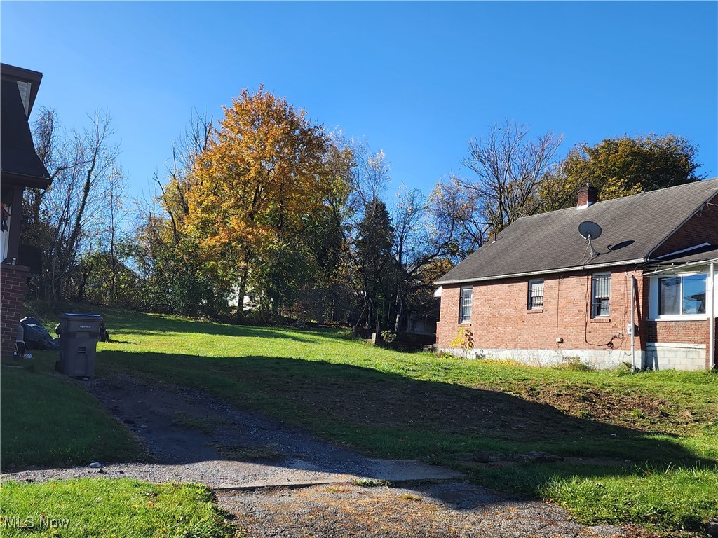 637 Lee Avenue Youngstown OH 44502