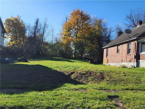 637 Lee Avenue Youngstown OH 44502