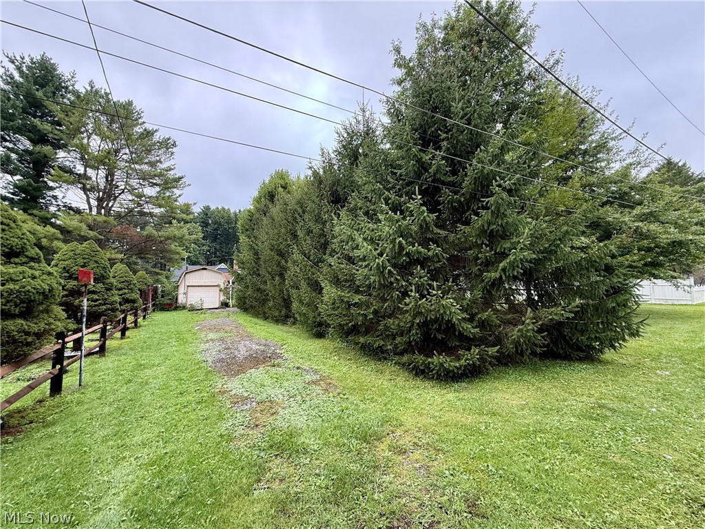 6057 Glen Dr SW Sherrodsville OH 44675