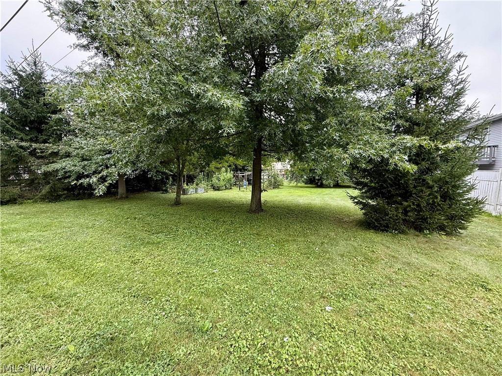 6057 Glen Dr SW Sherrodsville OH 44675