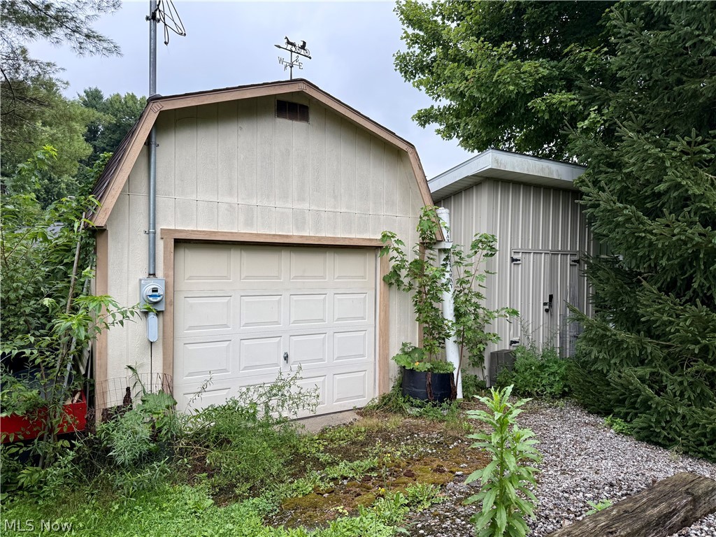 6057 Glen Dr SW Sherrodsville OH 44675