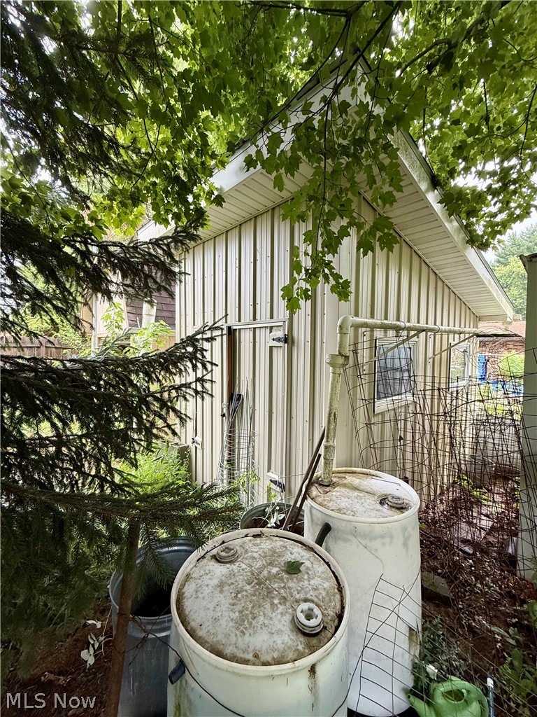 6057 Glen Dr SW Sherrodsville OH 44675