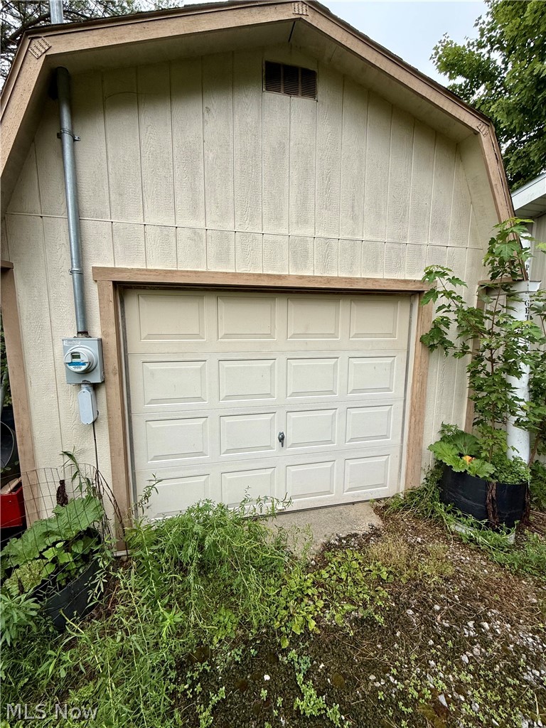 6057 Glen Dr SW Sherrodsville OH 44675