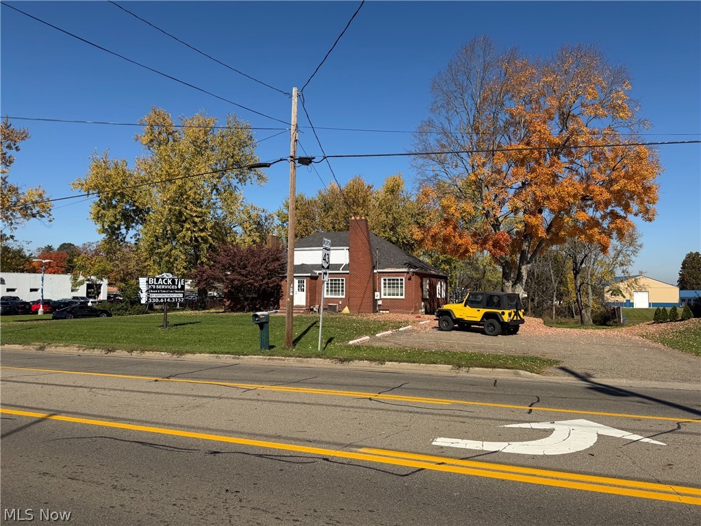 507 W Maple Street Hartville OH 44632