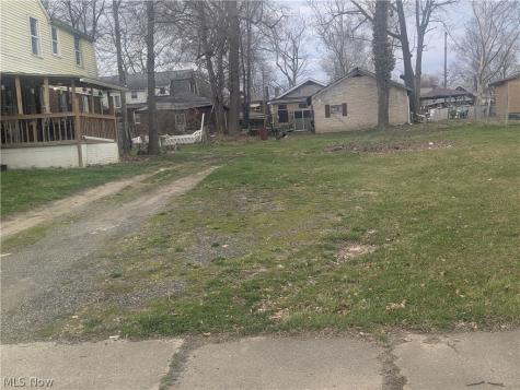 136 W Philadelphia Avenue Youngstown OH 44507